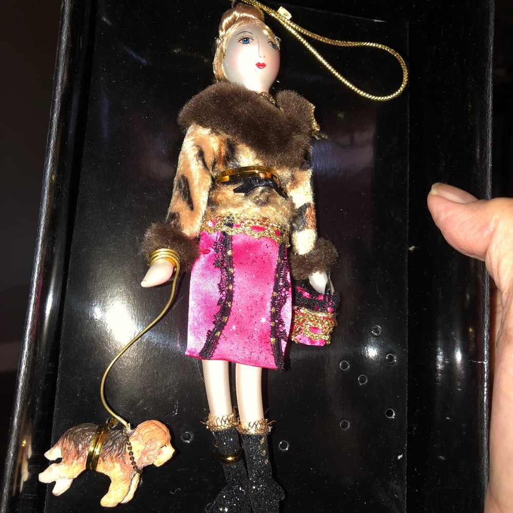 Ladies with Elegance collection